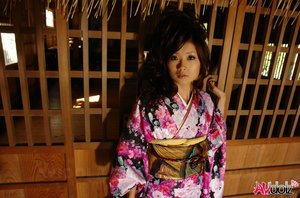 AV Idolz invites you to browse their xxx pictures with Chiaki exhibit hot form